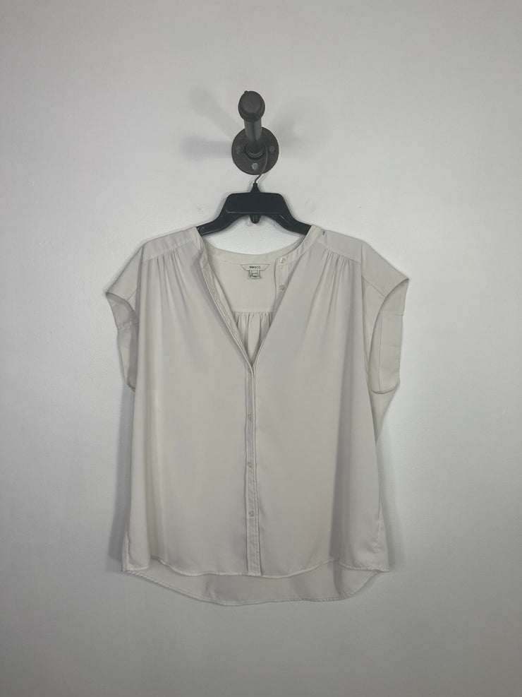 RW & CO Wht Button Up Blouse