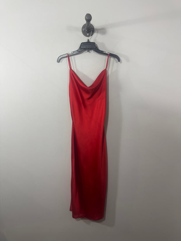 Robe longue en satin rouge Whyte Valentine