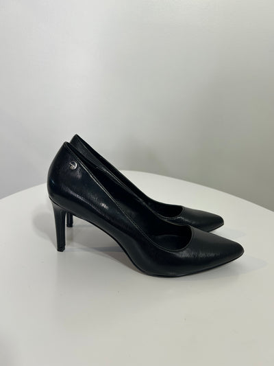 Calvin Klein Blk Pointed Heels