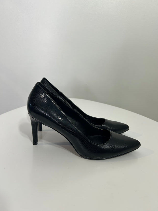 Calvin Klein Blk Pointed Heels