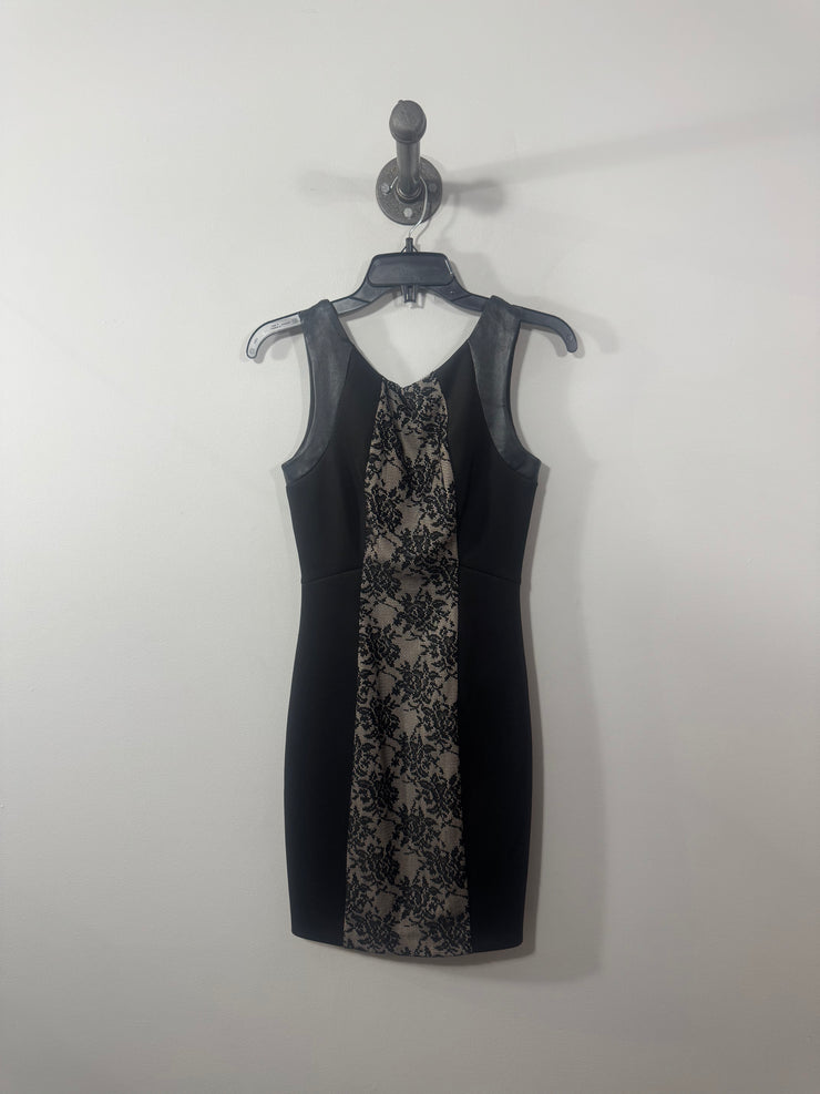 Robe ajustée en dentelle noire Guess