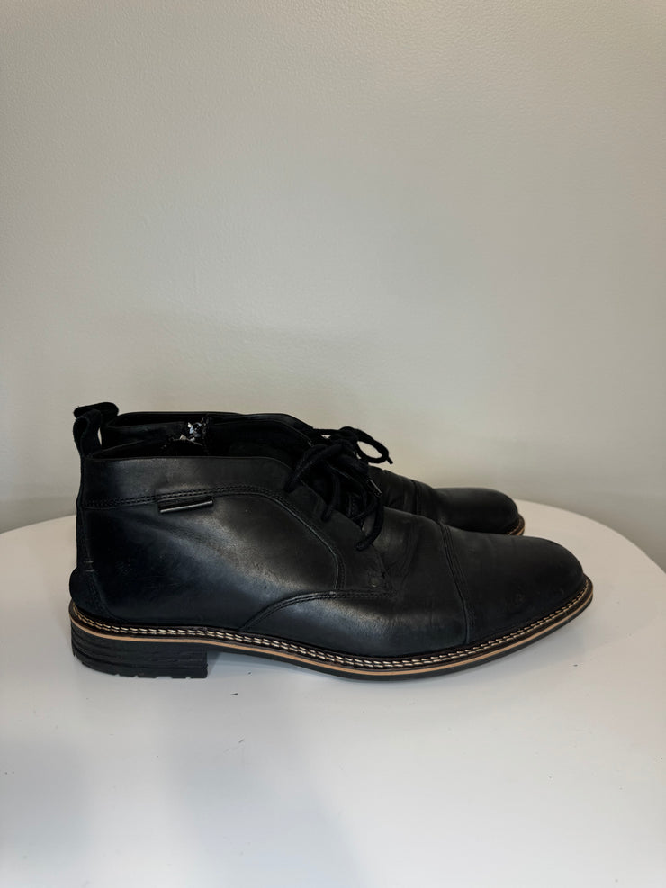 Chaussures en cuir noir Boss