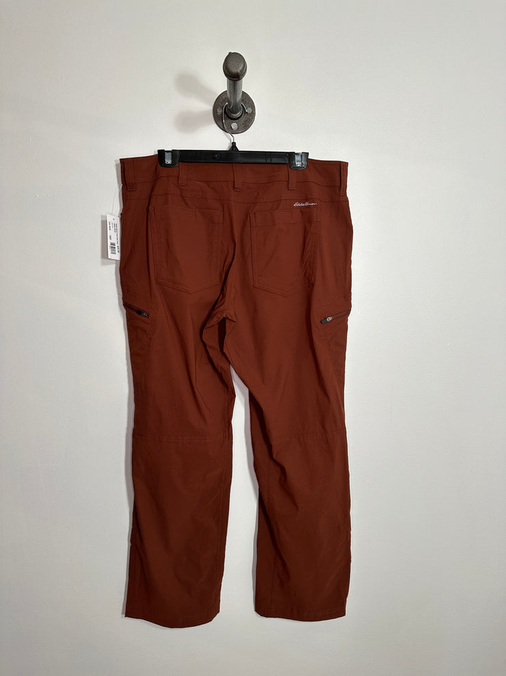 Pantalón rojo óxido de Eddie Bauer