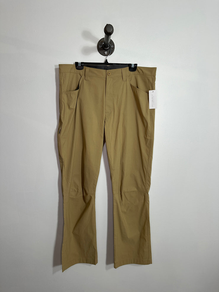 Pantalón recto beige de Eddie Bauer