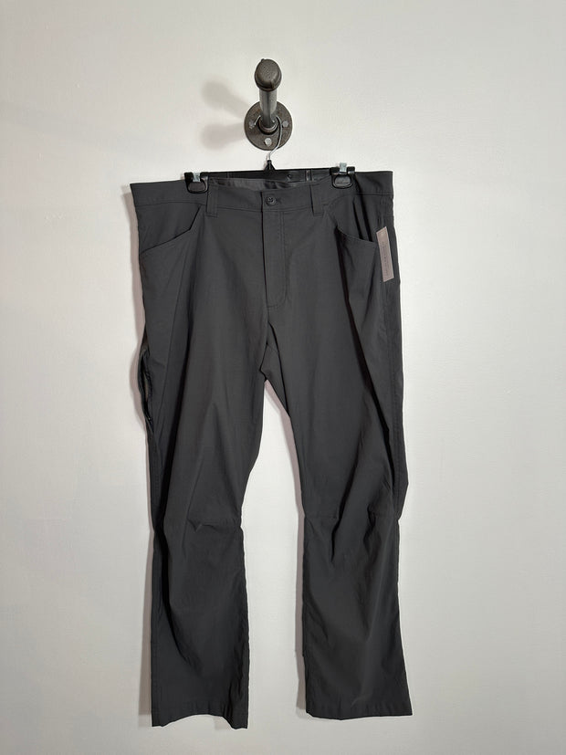 Pantalon droit gris Eddie Bauer