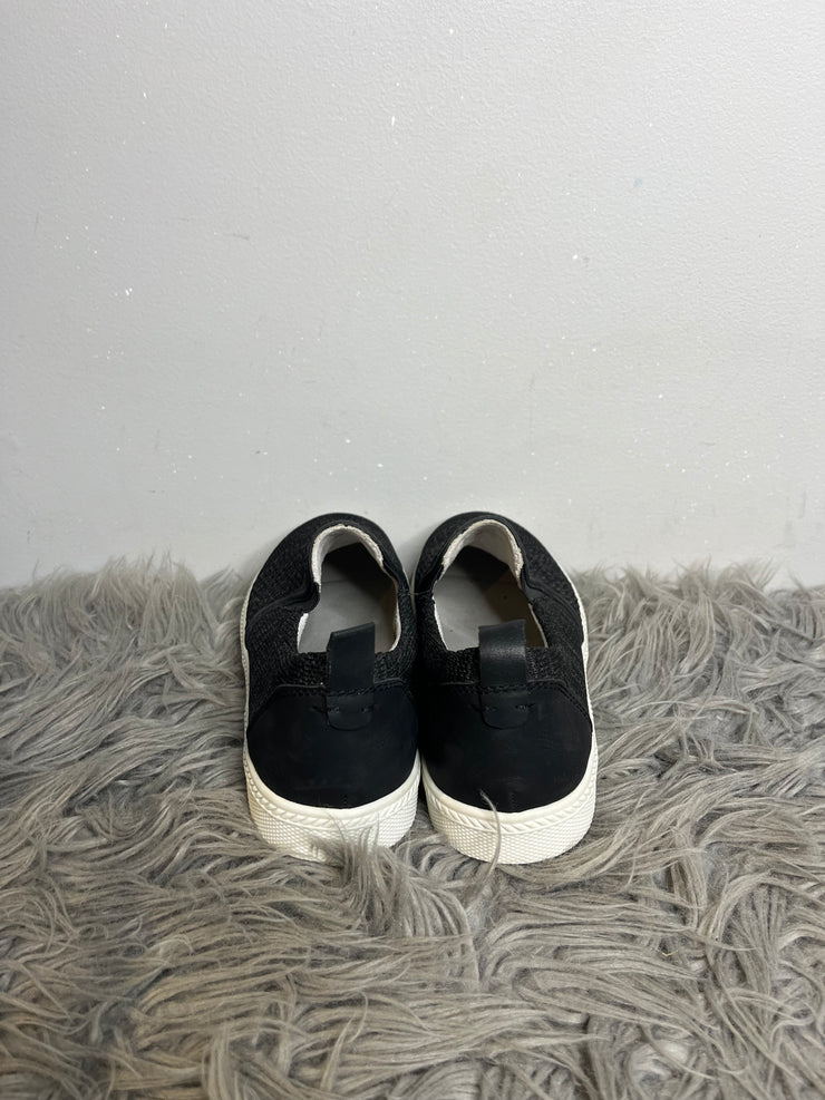 Earth Black Slip-On Sneakers