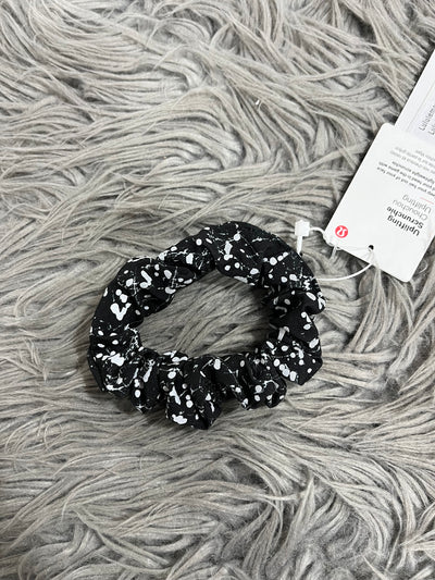 Lululemon Blk/White Scrunchy