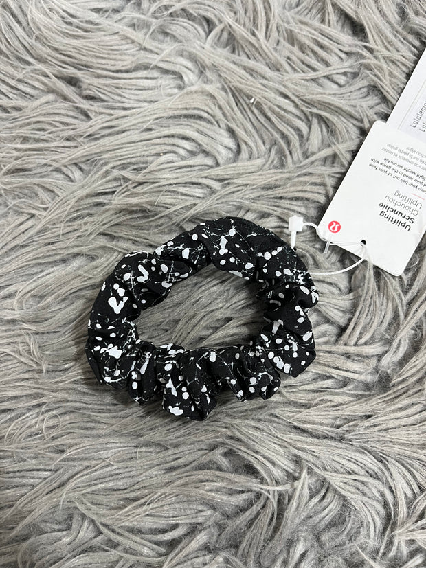 Lululemon Blk/White Scrunchy