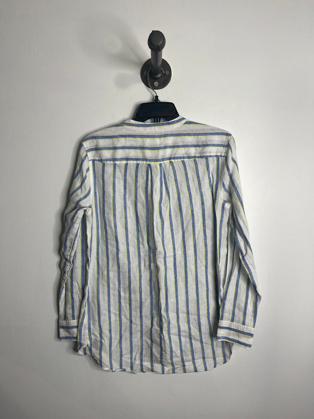 Camisa de lino con botones en blanco y azul de Gap