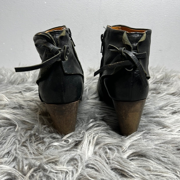 Coclico Leather Black Booties