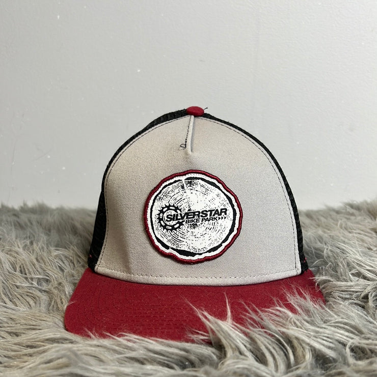 Quicksilver Grey/Red Hat