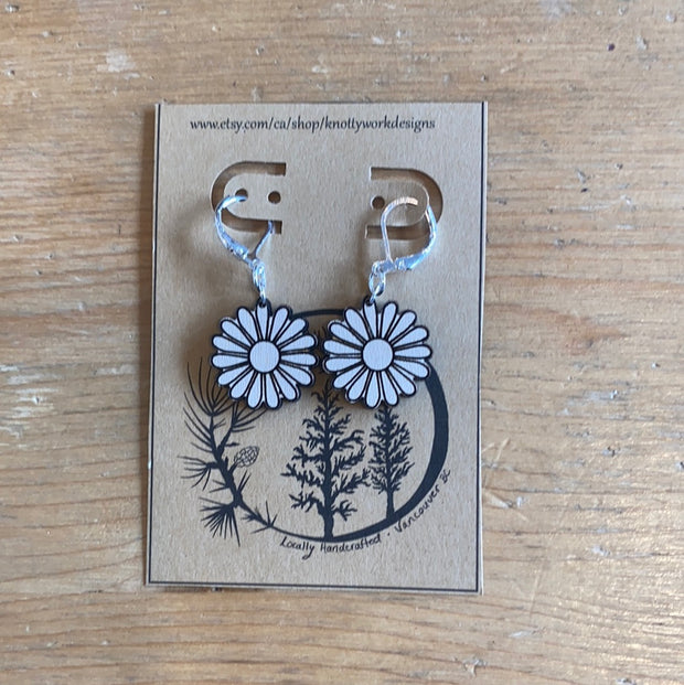 Wood Daisy Dangle